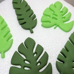 Fondant tropical leaves. Edible cake toppers. Safari theme birthday cake decoration