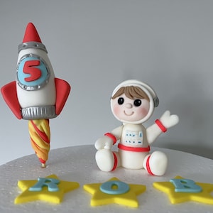 Personalised boy astronaut, rocket and planets / Handmade birthday cake decoration / Solar System sugarpaste cake toppers
