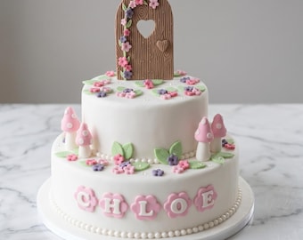 Personalisierte Waldfee Garten Cake Topper Kit für Geburtstag Kuchendekorationen mit Fondant-Fee-Tür, Fliegenpilze und Blumen