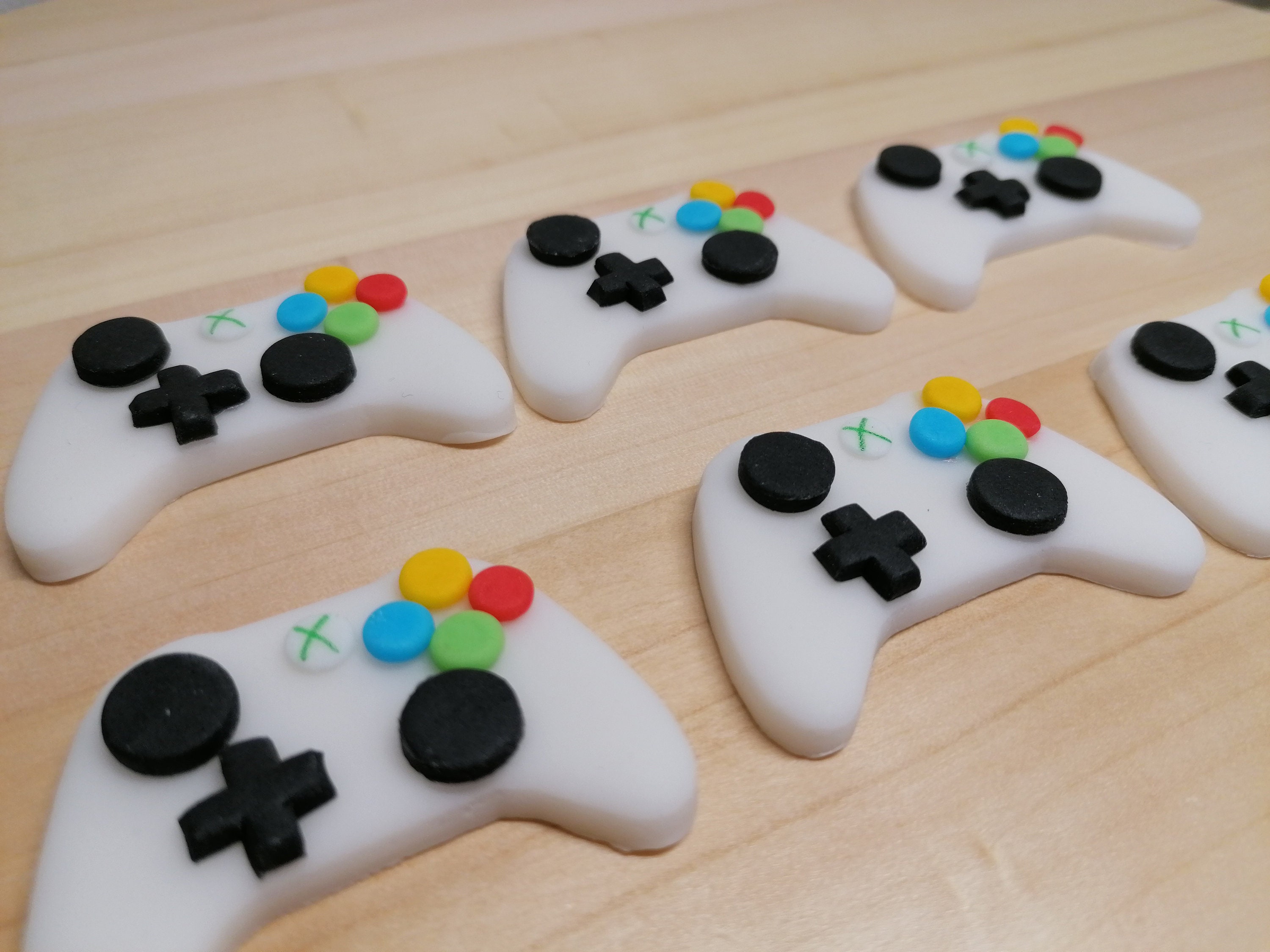 Controller cupcake toppers Edible fondant cupcake | Etsy