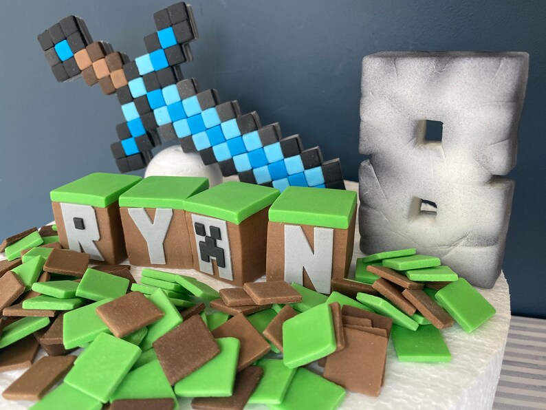 Minecraft Cake Topper 150