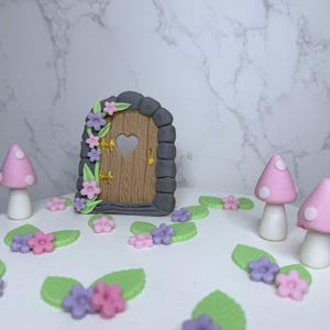 Set di decorazioni per torte a forma di giardino delle fate, decorazioni per torte a forma di fata in pasta di zucchero commestibile, decorazioni per torte di compleanno a forma di porta delle fate per feste di compleanno di bambine, decorazioni fai da te per torte