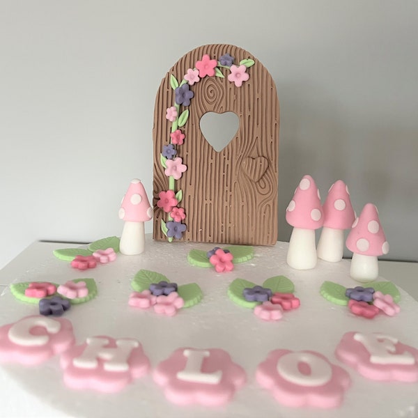 Fairy garden cake topper set, Personalised edible Fondant fairy cake topper, fairy cake topper , Girl birthday ideas, Fondant flowers