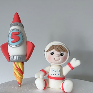 Boy Space Astronaut Sugarpaste Cake Topper / Rocket and planets / Handmade birthday cake decoration / Solar System cake toppers