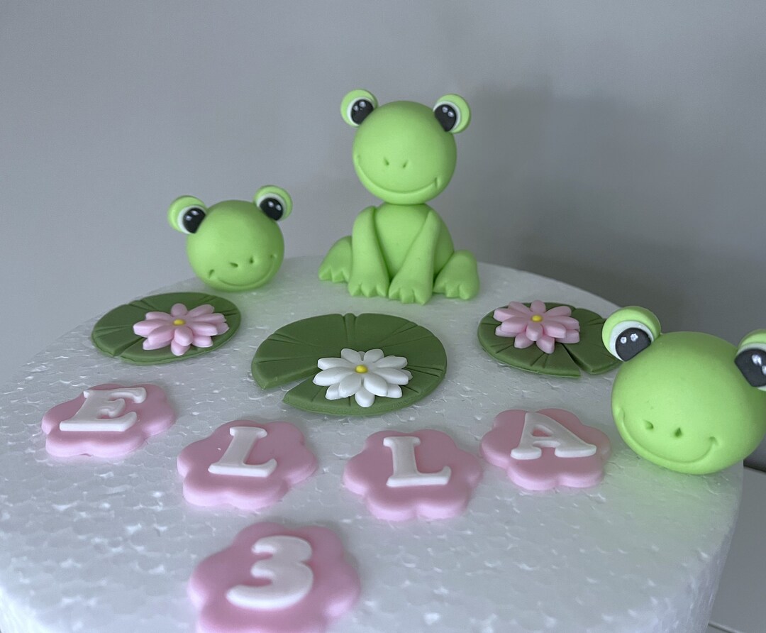 Personalised Little Frog and Lilies Fondant Cake Topper Set / Handmade