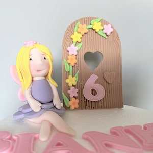 Decorazioni per torte personalizzate con fata dai capelli biondi / Set per decorazioni di torte di compleanno / Decorazione personalizzata con fata in pasta di zucchero