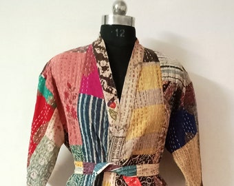 Giacca Kantha patchwork assortita, accappatoio in cotone, giacca trapuntata, abito da spiaggia, regalo per lei, cappotto con cintura con cravatta patchwork