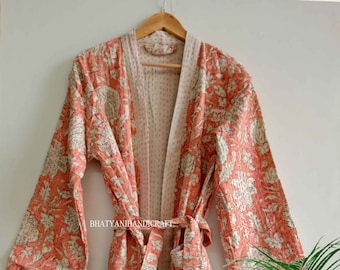 Veste Kantha imprimée florale, vêtements de plage, robe de demoiselle d’honneur, robe de chambre, robe portefeuille, kimono floral, cadeau pour elle