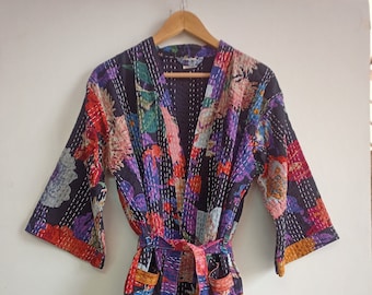 Handgemachte Blumen Bedruckte Kantha Steppjacke, Vintage Stil Hausmantel, Winter Tragen Strand Quilted Kimono