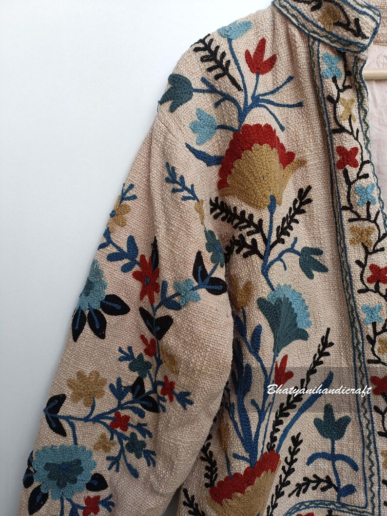 Cappotto da giacca ricamato a mano in cotone Suzani, le donne indossano giacche invernali, regalo da damigella d'onore, giacca invernale, vestaglia kimono, giacche da damigella d'onore immagine 6