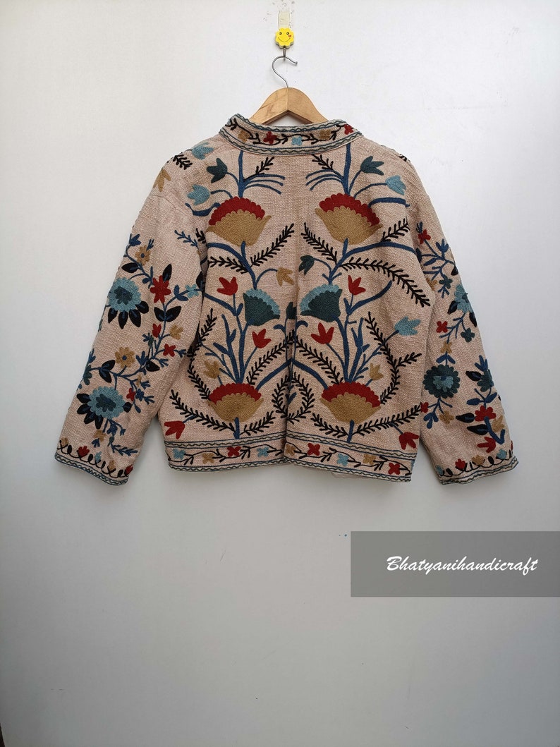 Cappotto da giacca ricamato a mano in cotone Suzani, le donne indossano giacche invernali, regalo da damigella d'onore, giacca invernale, vestaglia kimono, giacche da damigella d'onore immagine 7