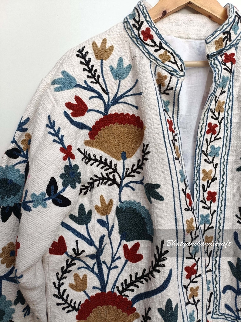 Handmade Suzani Embroidery Jacket, Winter Wear Jacket Coat, Womens Coat, Suzani Short Jacket, TNT Fabric Suzani Jacket, Robe, Gift For Her zdjęcie 2