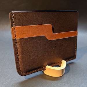 Porte-carte en cuir Kangourou. A Brandy et Cognac.