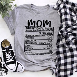 Voedingsfeiten moedershirt, grappig voedingsinformatieblad, shirt moeder leven, moederhumor, moederdagcadeau, moederschap, moedershirt, cadeau voor moeder