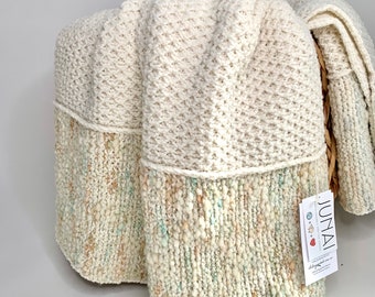 Hand made Organic Merino wool chunky blanket, 50x70 wool throw blanket, Minimalist home decor, Hand knit wool blanket, Gift for home