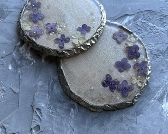 SET of 2 handmade resin art coasters, Pressed flower coaster, Set of pearl custom coasters with lilac flowers