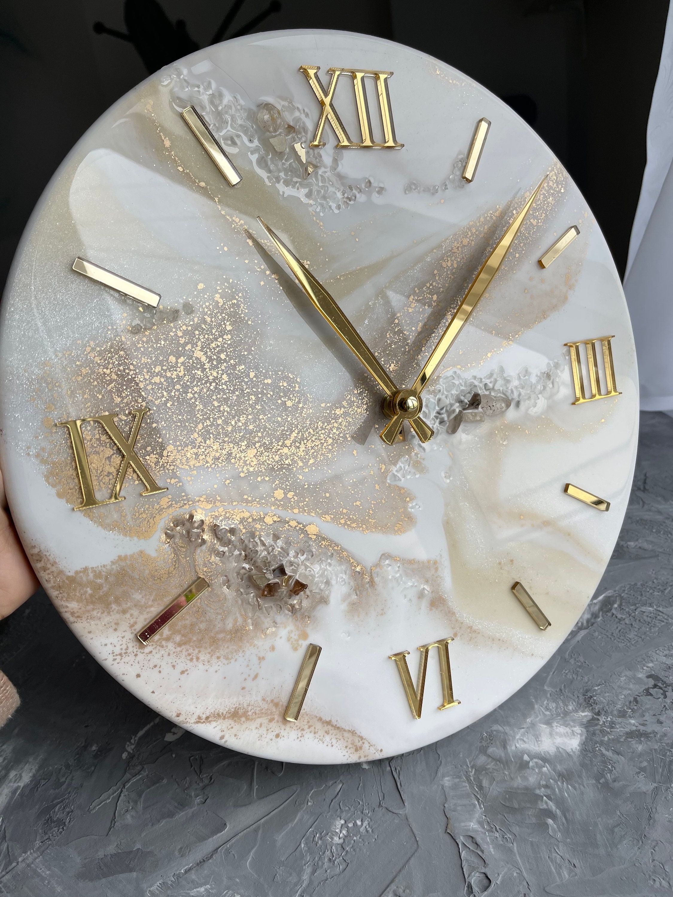 樹脂アート時計：天然石を使った特大ゴールド壁飾り - Etsy 日本