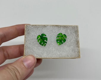 Pendientes de botón con forma de hoja de monstera, accesorios para amantes de las plantas, pendientes de botón de acero inoxidable.