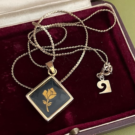 Vintage  Pierre Cardin Gold Tone Necklace with Spring Clasp, Pierre Cardin Rose Flower 1980s 1990s Jewellery,
