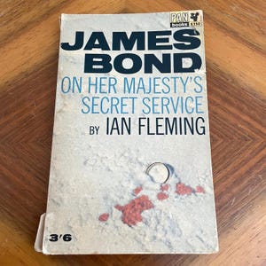 Vintage James Bond On Her Majesty&#39;s Secret Service Paperback Book by Ian Fleming, 1960s Pan Books *condition - see pics