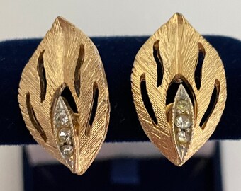 Vintage 1950s Leaf Gold Tone Clip On Earrings, Abstract Shape Brushed Textured Gold Tone Modernist