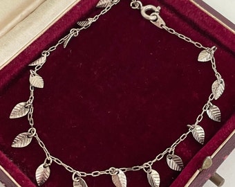 Vintage Bracelet Silver Tone Delicate Leaf Design, Dainty Nature Chain Bracelet