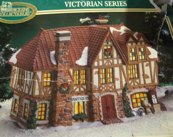 Dickens Collectibles 383-8331 porcelain lighted house in original padded box tested