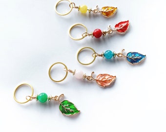 Leaves stitch markers , Stitch markers, 5 stitch markers for knitting, gift for a knitter , progress keepers