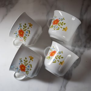 Vintage 1970s Corelle Wildflower Tea Cups - Set of 4