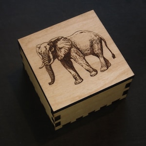 Elephant Box Engraved, Spirit Animal, Totem Animal, Power Animal, Elephant Spirit Animal, Jewelry Box, Keepsakes, Gift Box, Desk Accessory