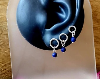 Silber Ohrstecker mit Edelstein-Charmchen, handgefertigtes Kunsthandwerk, 3 Größen erhältlich, geeignet für mehrere Piercinglöcher