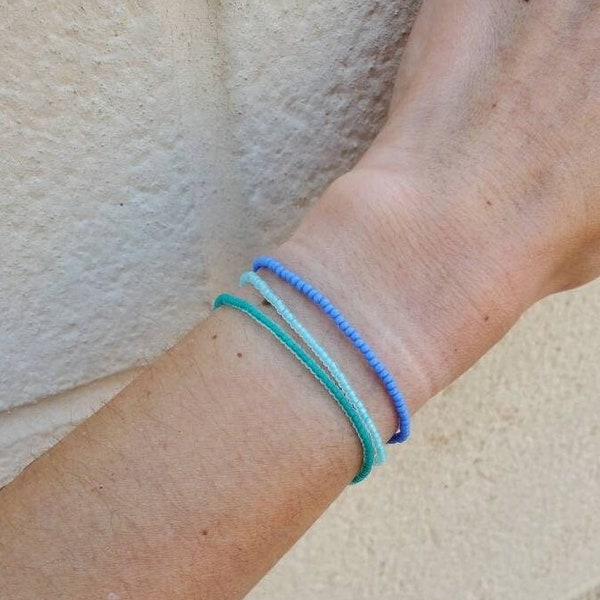 Periwinkle blue, mint, turquoise glass beaded elastic bracelet