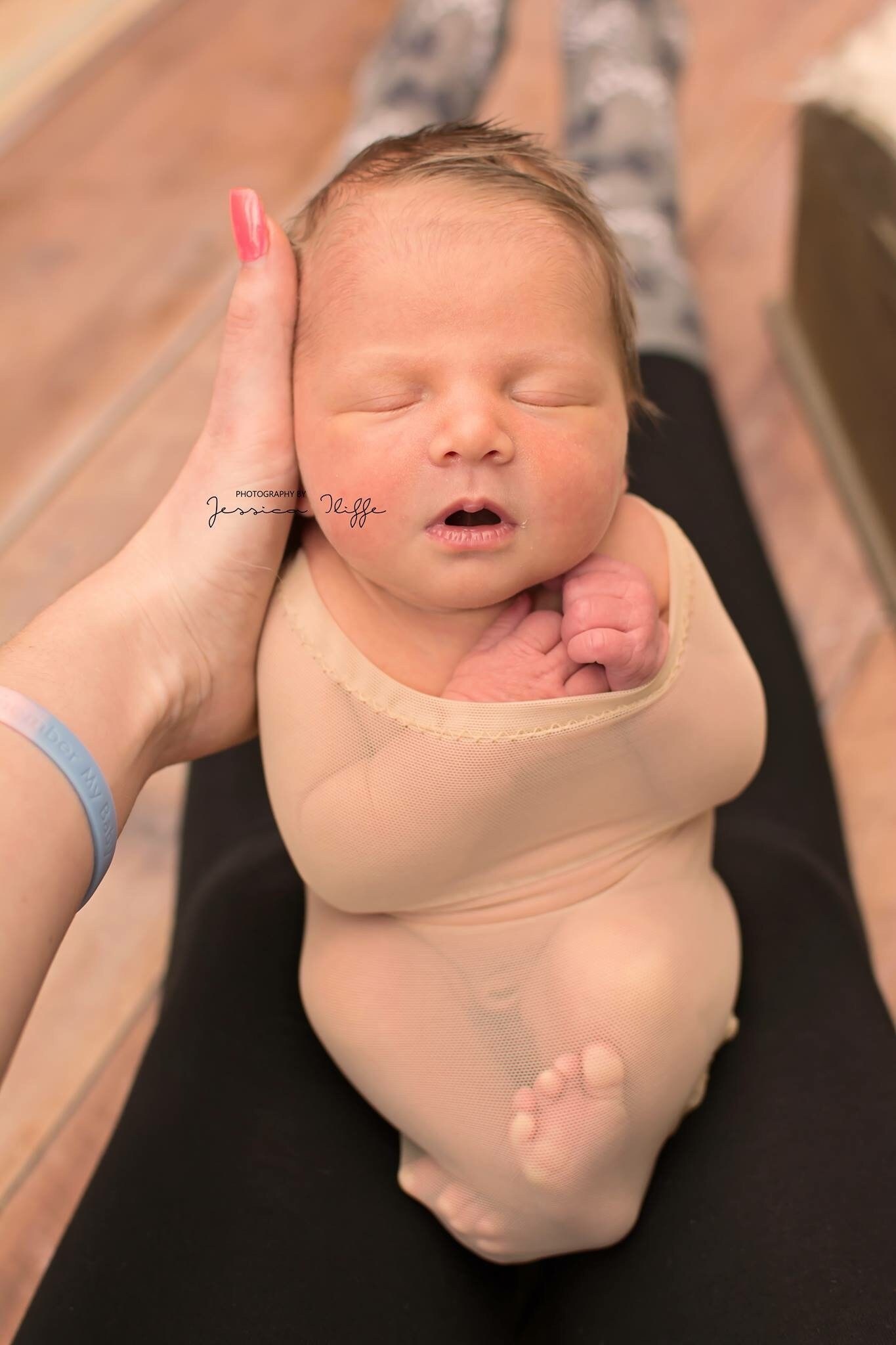 easy newborn wrapping