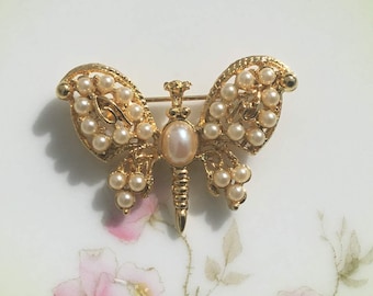 Vintage Signed LIA Gold Tone Butterfly Brooch Pin With Faux Pearls