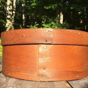 Antique Wooden Circular Pantry Box & Lid 6.75&quot;D Copper Nails Farmhouse Primitive