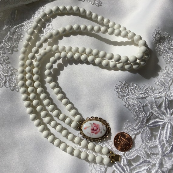 Vintage 2 Strands White Beaded Necklace With Deco… - image 6