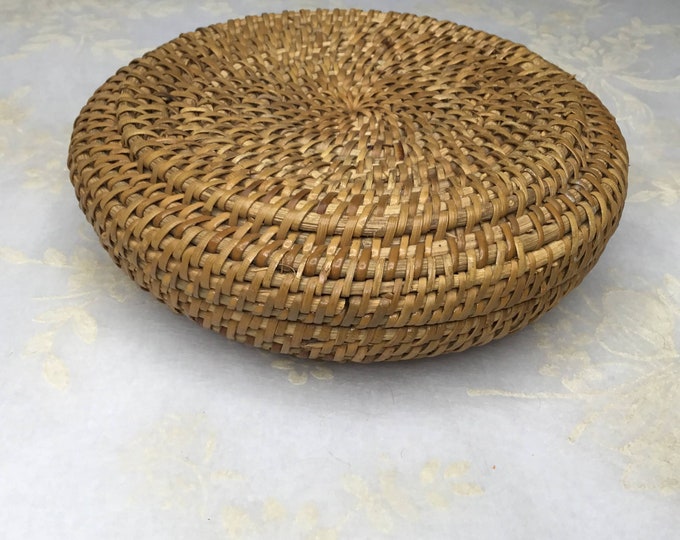 Vintage Round Woven Basket With Lid Sewing Basket - Etsy