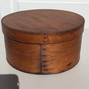 RARE Antique Murdock Jr Boston Wooden Circular Pantry Box & Lid Copper Nails