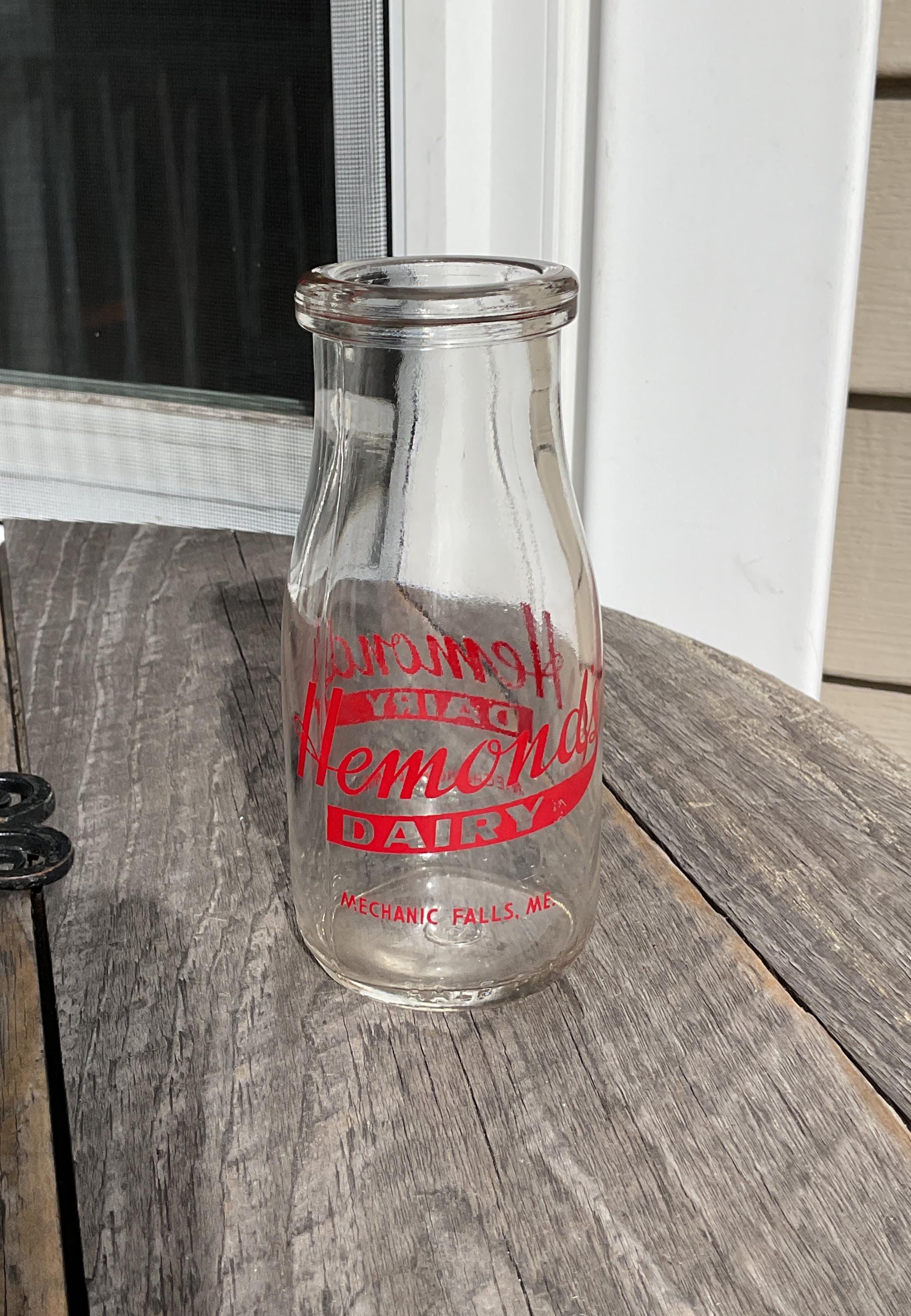 Vintage Hemond's Dairy Mechanic Falls ME Glass 1/2 Pint Milk Bottle Red Graphic