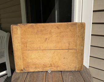 Antique Prim Rectangular Wood Cutting Board Breadboard Ends Hanging Hole 20.5&quot; L