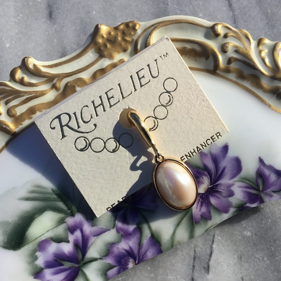 Vintage 1940s Richelieu Faux Pearl Earringd Free Necklace | Free necklace,  Faux pearl, Pearls