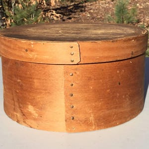 Vintage Prim Wood Pantry Box & Lid Bentwood Copper Nail Rustic Farmhouse 9.75&quot; D