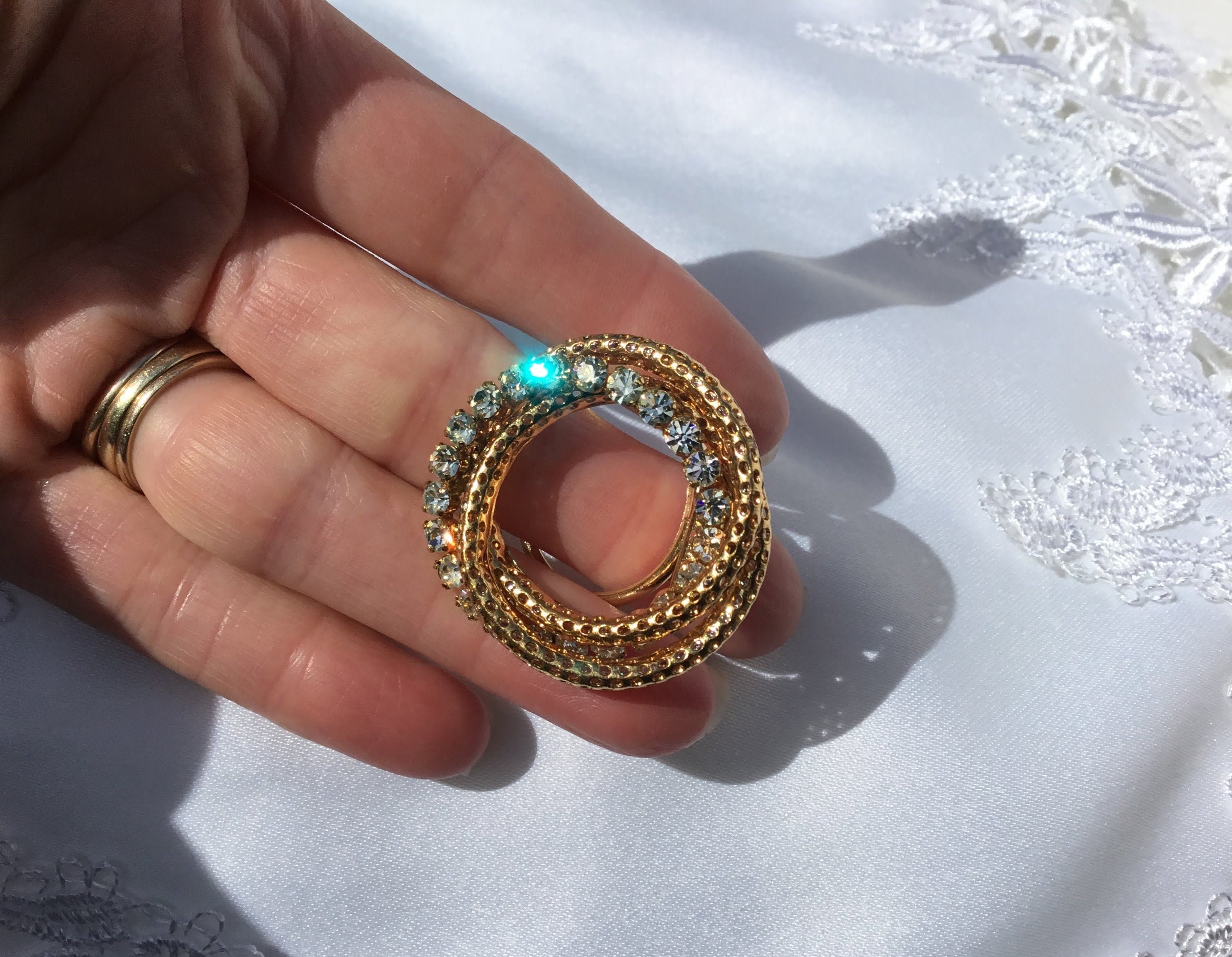 Jewelry Pins u Shape Gold Tone 