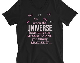 BERICHTEN VAN UNIVERSE Unisex korte mouw V-hals T-shirt / motiverende V-hals T-shirt / inspirerende V-hals tee / positieve citaten V-hals T-shirt