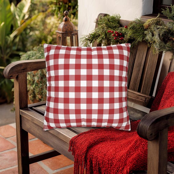 Red Gingham Plaid Throw Pillows + Covers, Christmas Holiday Decor