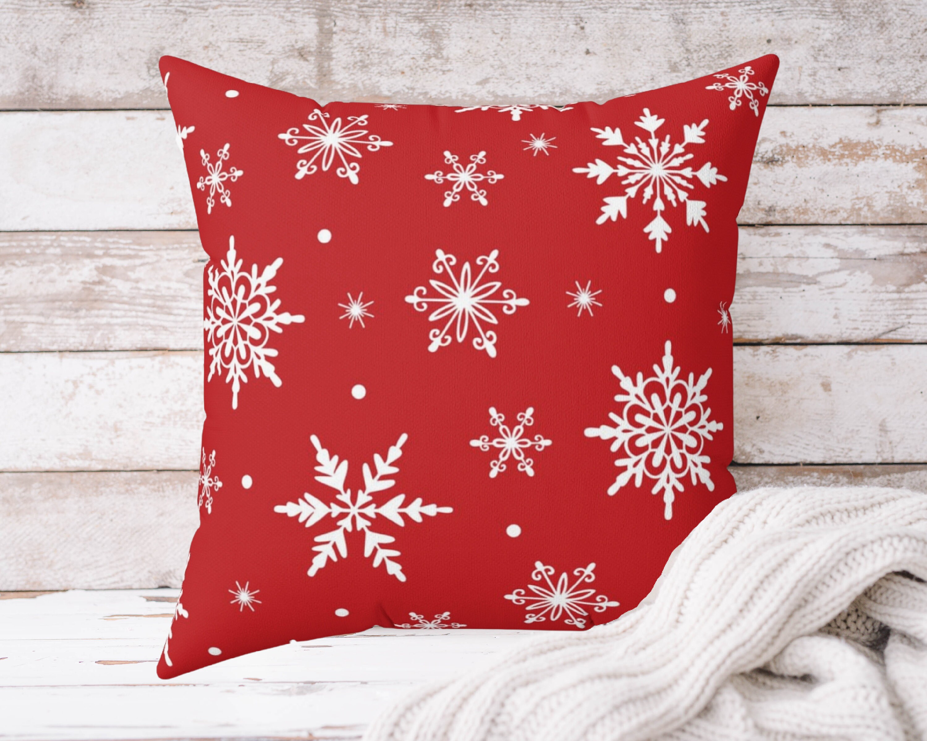 RED WHITE SNOWFLAKE Pattern Christmas Holiday Pillow Cover Classic Holiday Pillows Holiday Home Decor 14x14 16x16 18x18 20x20 Etsy Canada