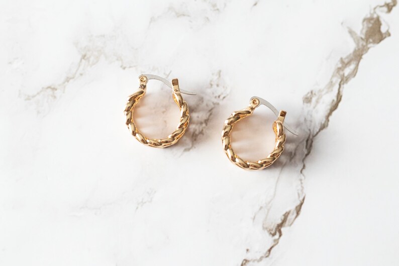 Huggie Hoop Earrings Large Everyday Hoops Very Thick Chain Hoop Earrings Gold Chunky Medium Sized Twisted Hoops Gold Filled Hoops