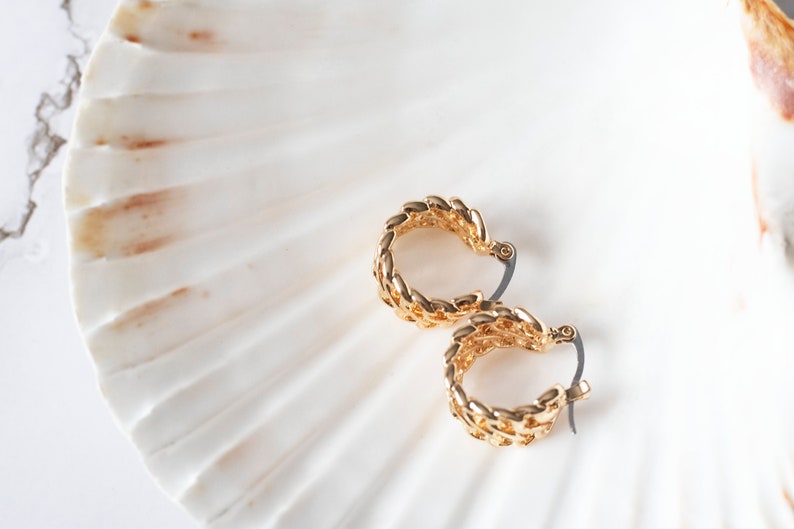 Huggie Hoop Earrings Large Everyday Hoops Very Thick Chain Hoop Earrings Gold Chunky Medium Sized Twisted Hoops Gold Filled Hoops