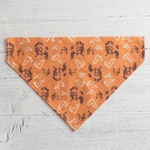 Hearts and Arrows Over the Collar Bandana / Amour / Saint-Valentin