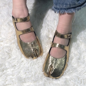 Gold Double Straps Tabi Mary Jane,Gold Tabi Ballet Flats,Gold Tabi,Women Tabi Mary Janes,Tabi Shoes,Tabi Shoes,Gold Split Toe Ballerina,Tabi